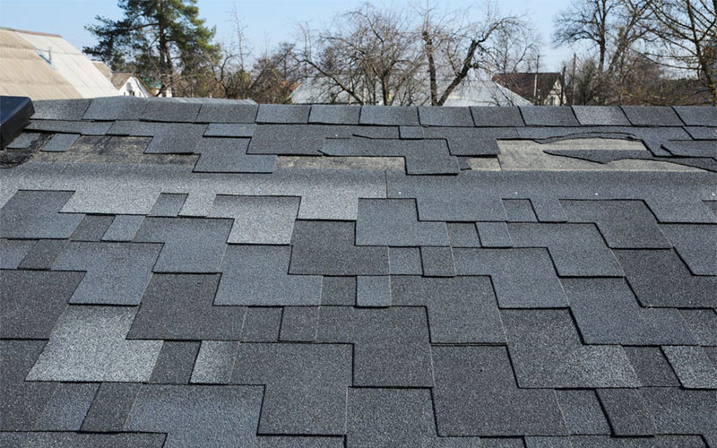 Warning Signs Your Roof Need an Emergency Shingle Repair or New Roof